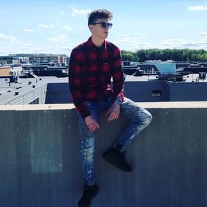 Meet your Posher, Devin